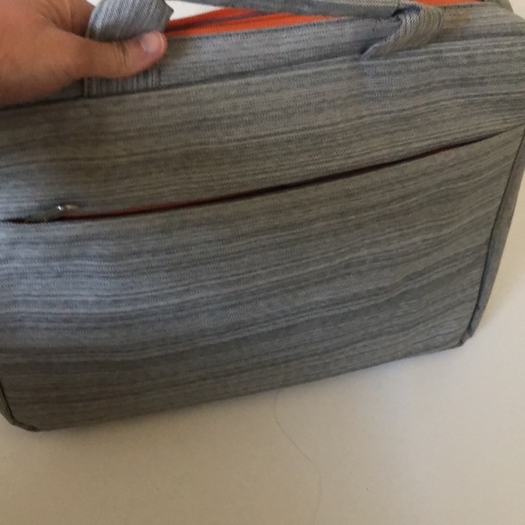 Laptop bag fits most laptops - Picture 5 of 5